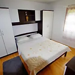 House Nena 度假居 *