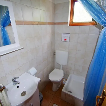 בית נופש House Nena *