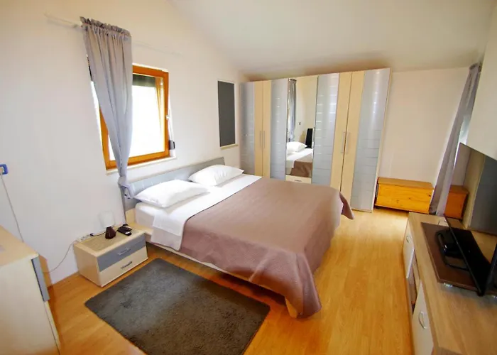 度假居 House Nena 普拉